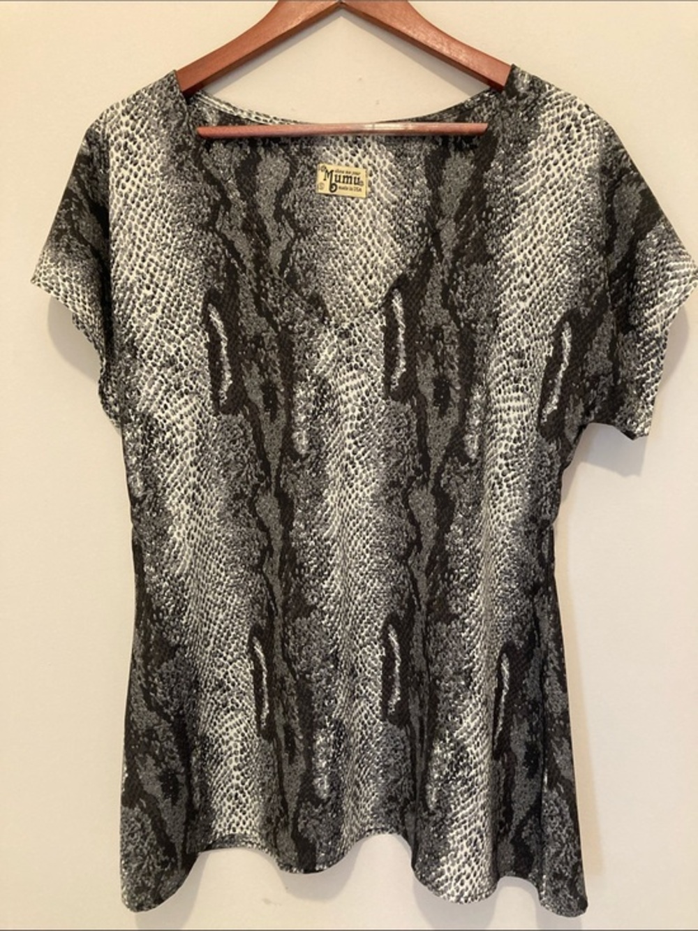 Show Me Your MuMu Black & Gray Snake Print V-Neck Top